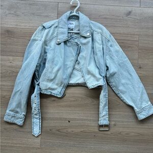 Adorable Zara denim jacket with tags